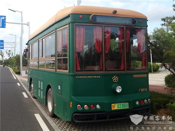 美車(chē)襯美景 銀隆新能源仿古鐺鐺車(chē)入駐煙臺(圖4)